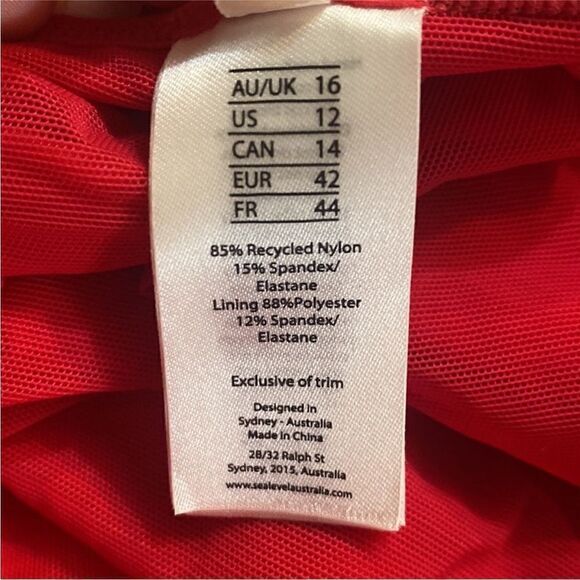 Sea Level Swim NWT Spliced Plunge One Piece Red
Size 12 - Picture 13 of 14